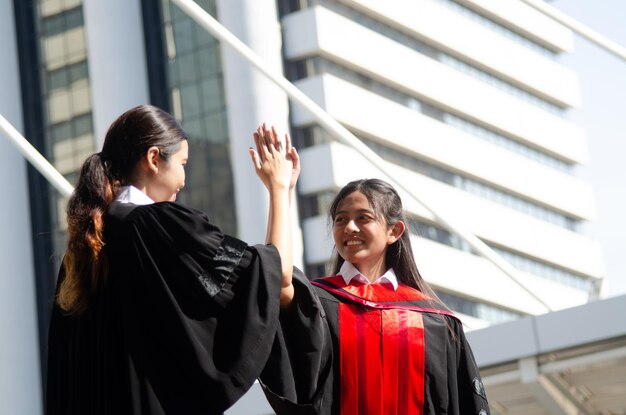 How to Score Free Scholarships From the Canadian Government